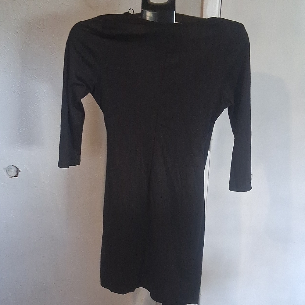 Chic Black Faux Wrap Midi Dress - Picture 3 of 6